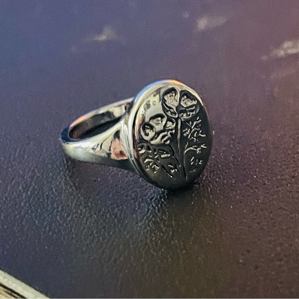 New Minimalist Bohemian Orchid Sterling Silver Signet Floral Engraved Ring - Picture 10 of 15